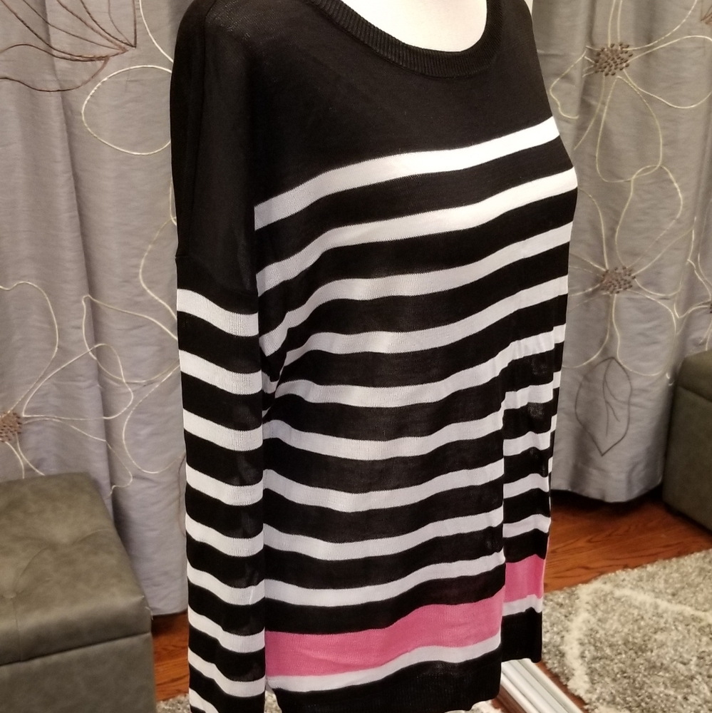 Sweater - Picture 2 of 4